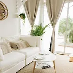 D'hotes La Louisiane Bed & Breakfast 4*