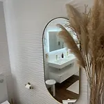 D'hotes La Louisiane Bed & Breakfast Ares