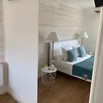 D'hotes La Louisiane 4* Ares