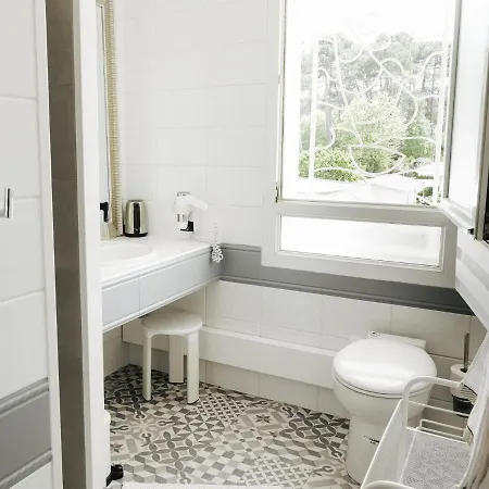 Chambres D'Hotes Villa La Louisiane Bed & Breakfast