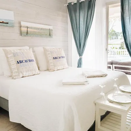 Bed & Breakfast Chambres D'Hotes Villa La Louisiane Ares