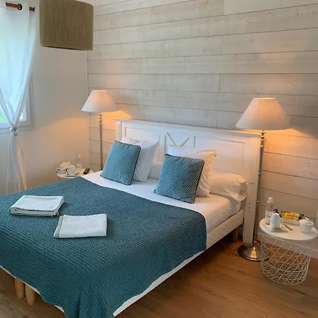 Bed & Breakfast Chambres D'Hotes Villa La Louisiane 4*